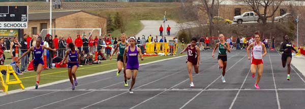 Chole-Akin-Otiko-100m crossing finish